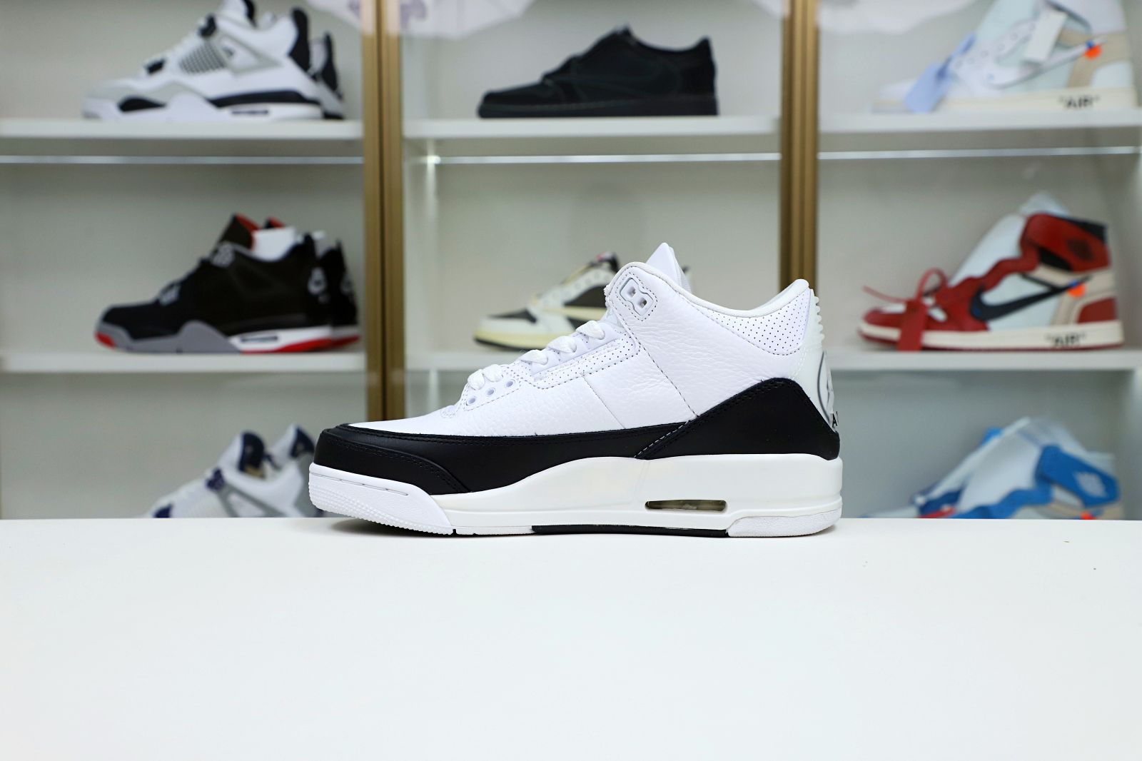 FRAGMENT DESIGN X AIR JORDAN 3 RETRO SP 'WHITE' - finekick.vip