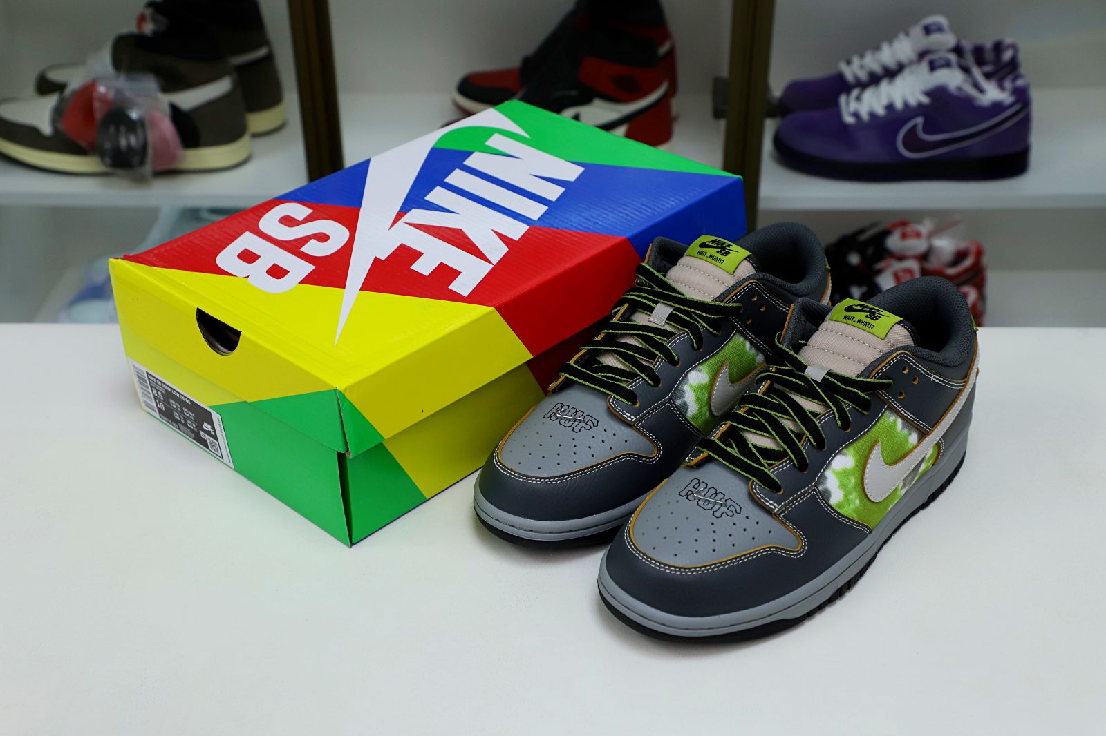 HUF NIKE SB DUNK LOW FRIENDS AND FAMILY - finekick.vip