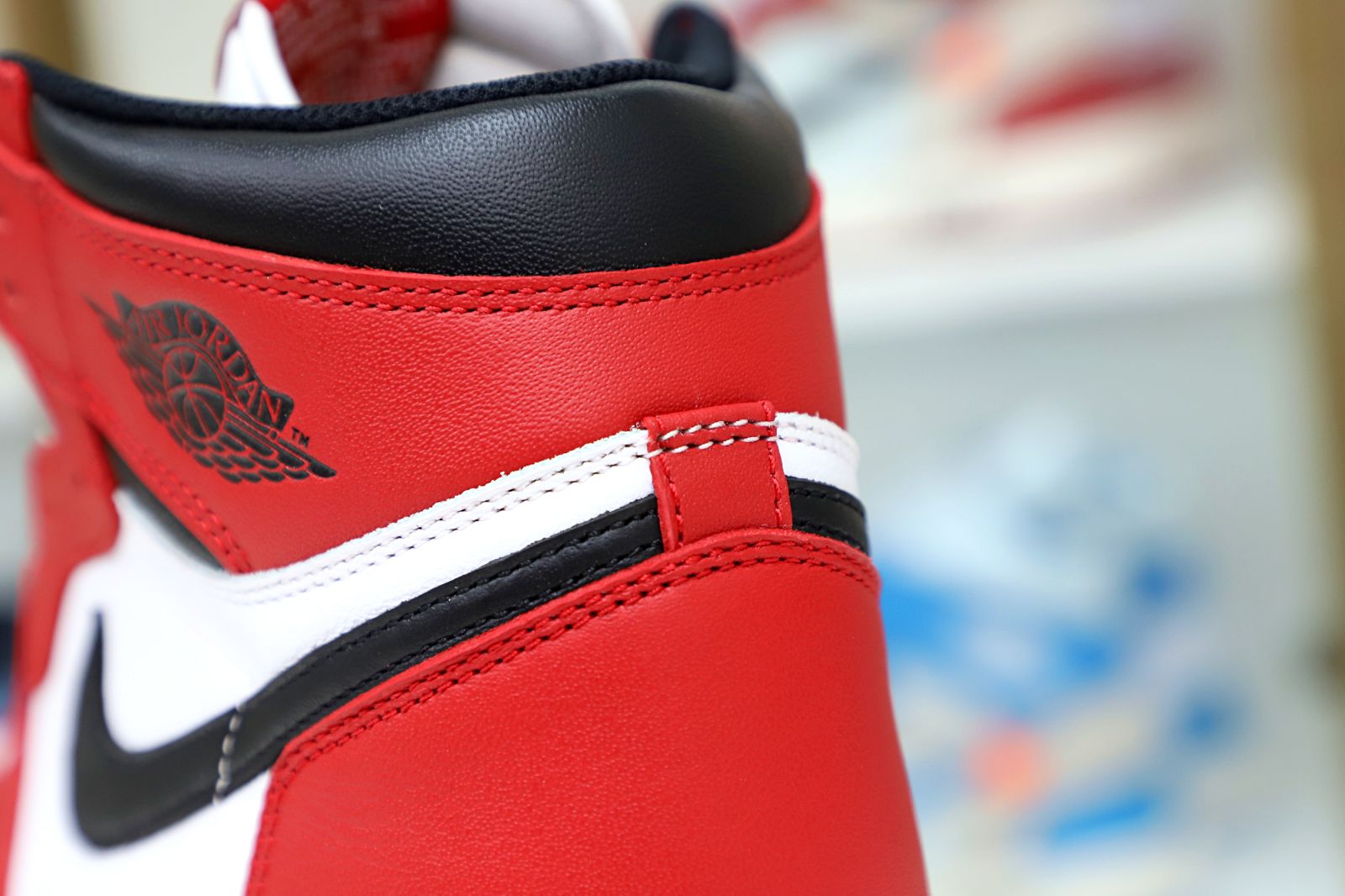 AIR JORDAN 1 RETRO HIGH OG 'CHICAGO' 2015 - finekick.vip