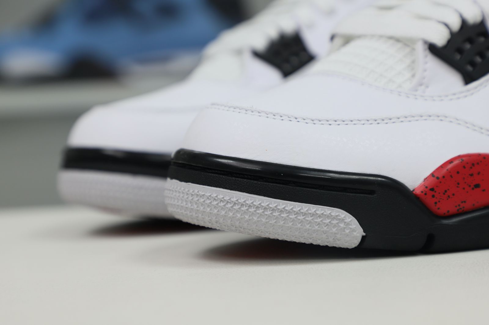 Air Jordan 4