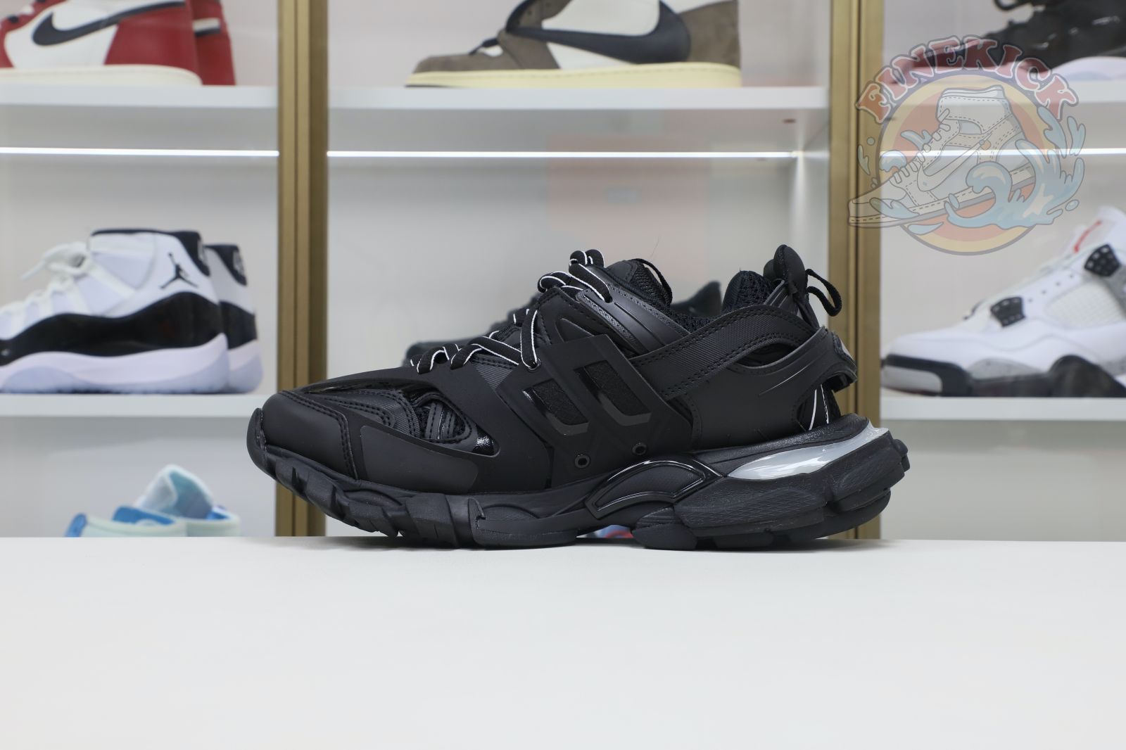 Balenciaga BLGA  Track(LED) - finekick.vip