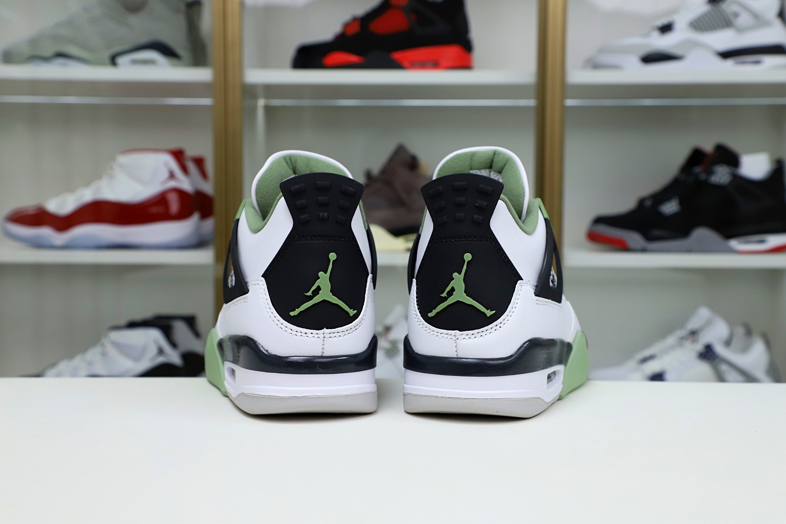 AIR JORDAN 4