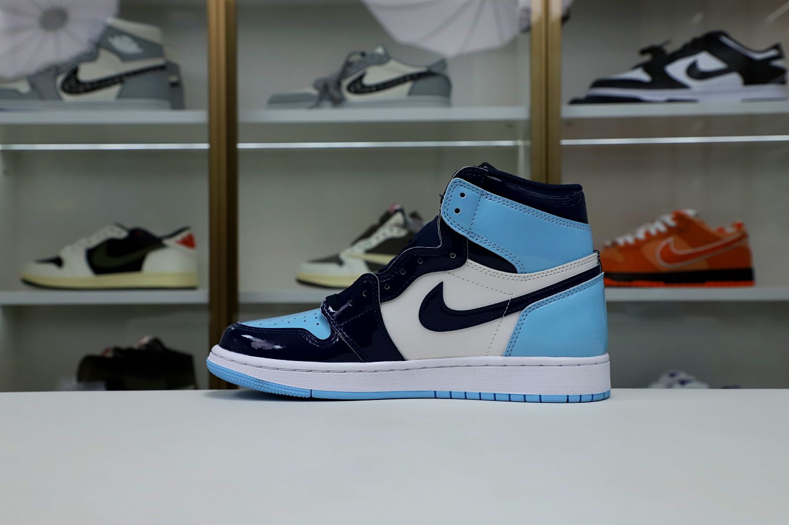 WMNS AIR JORDAN 1 RETRO HIGH OG 'BLUE CHILL' - finekick.vip