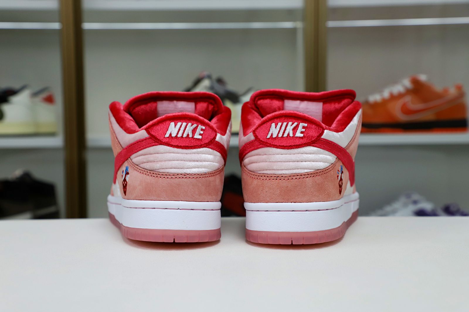 STRANGELOVE X DUNK LOW SB 'VALENTINE'S DAY' - finekick.vip