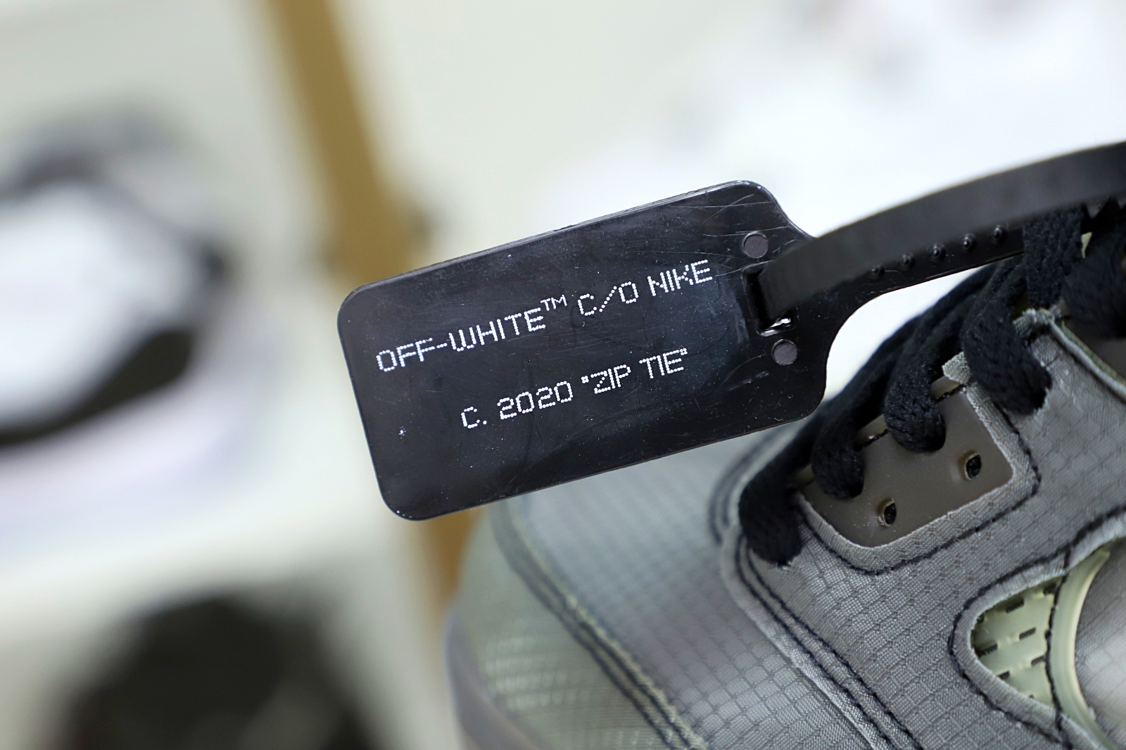 OFF-WHITE X AIR JORDAN 5 RETRO SP 'MUSLIN' - finekick.vip