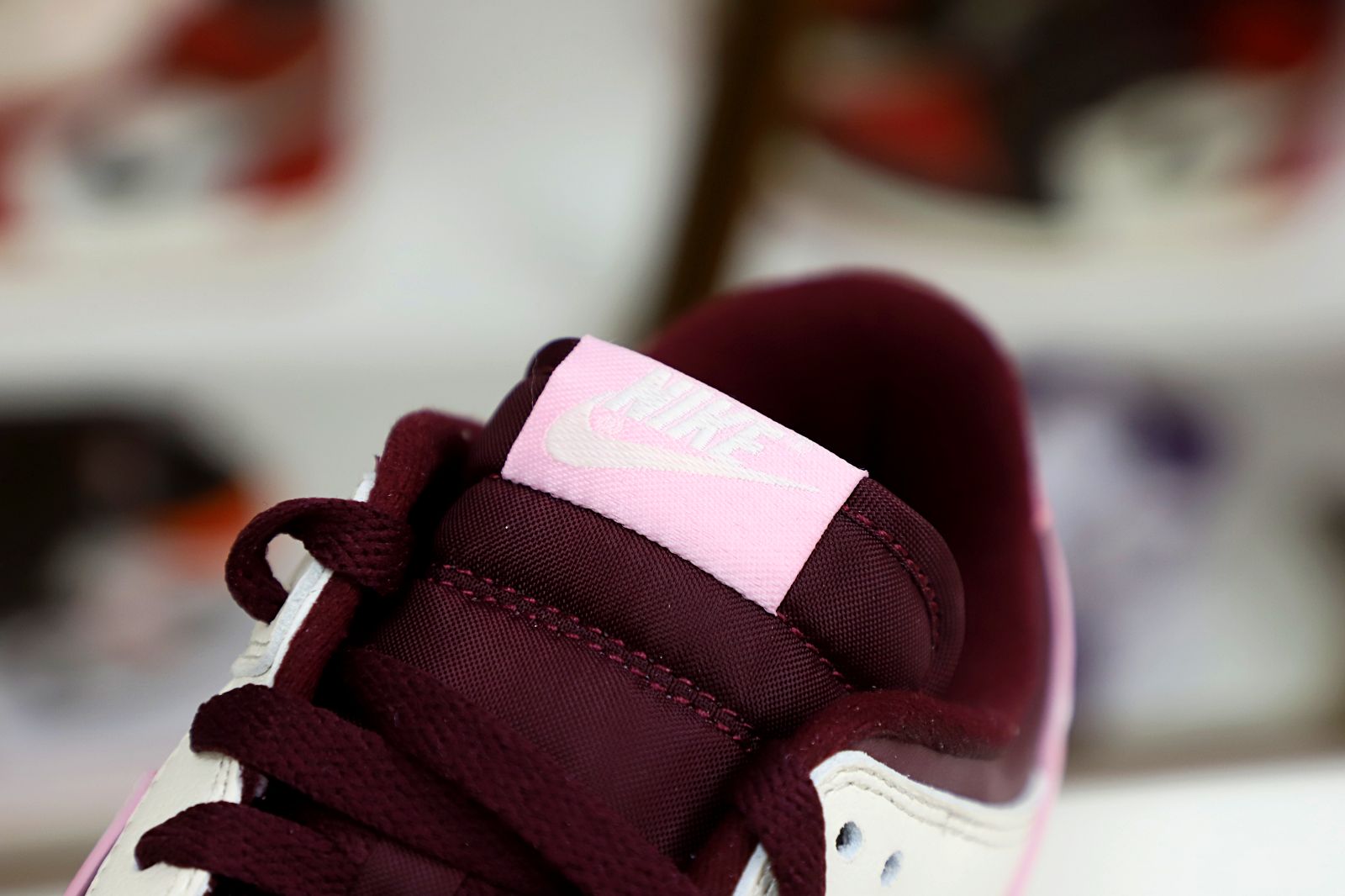 NIKE DUNK LOW VALENTINE DAY - finekick.vip