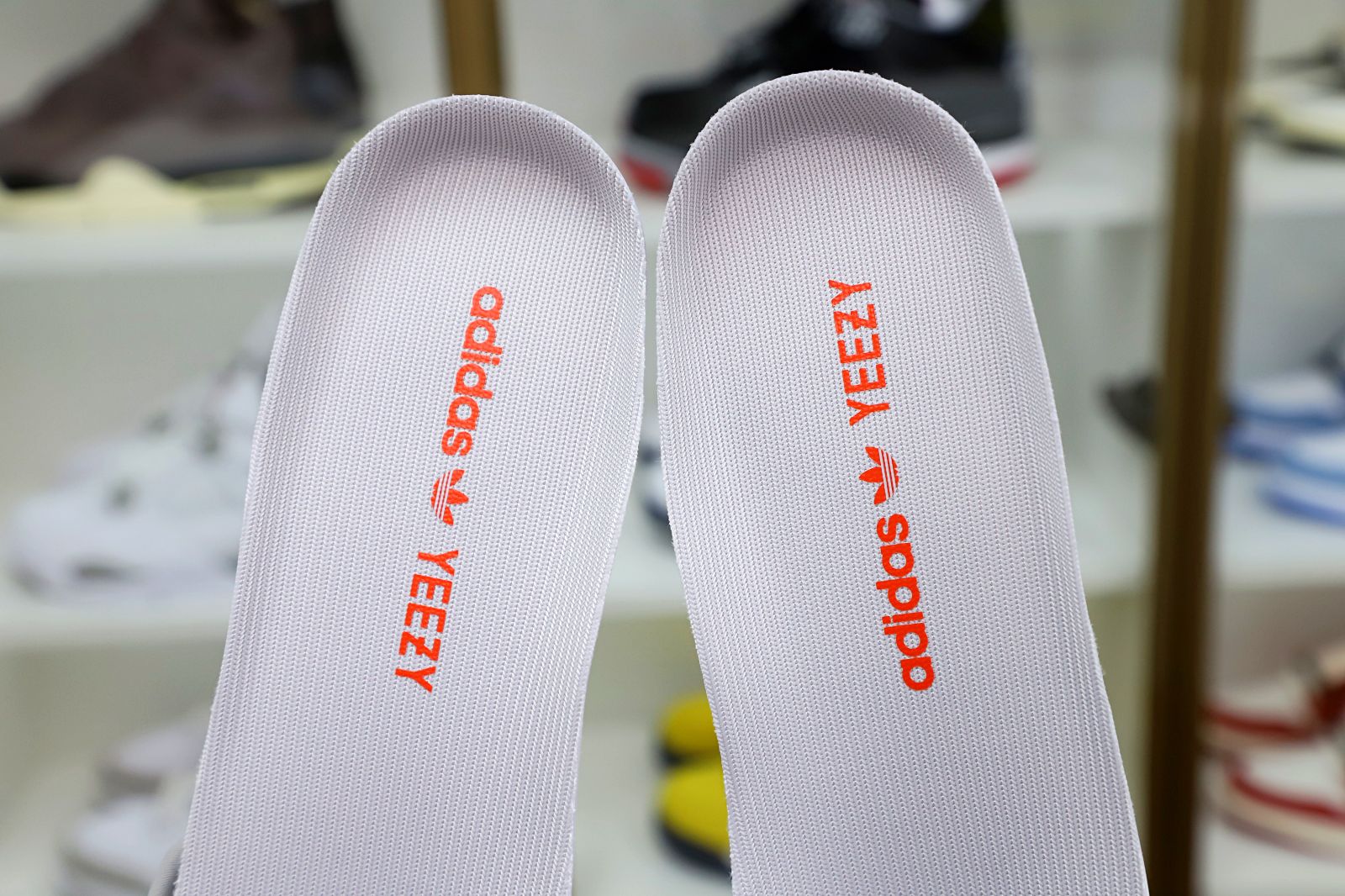 Yeezy Boost 350 V2 “Tail - finekick.vip