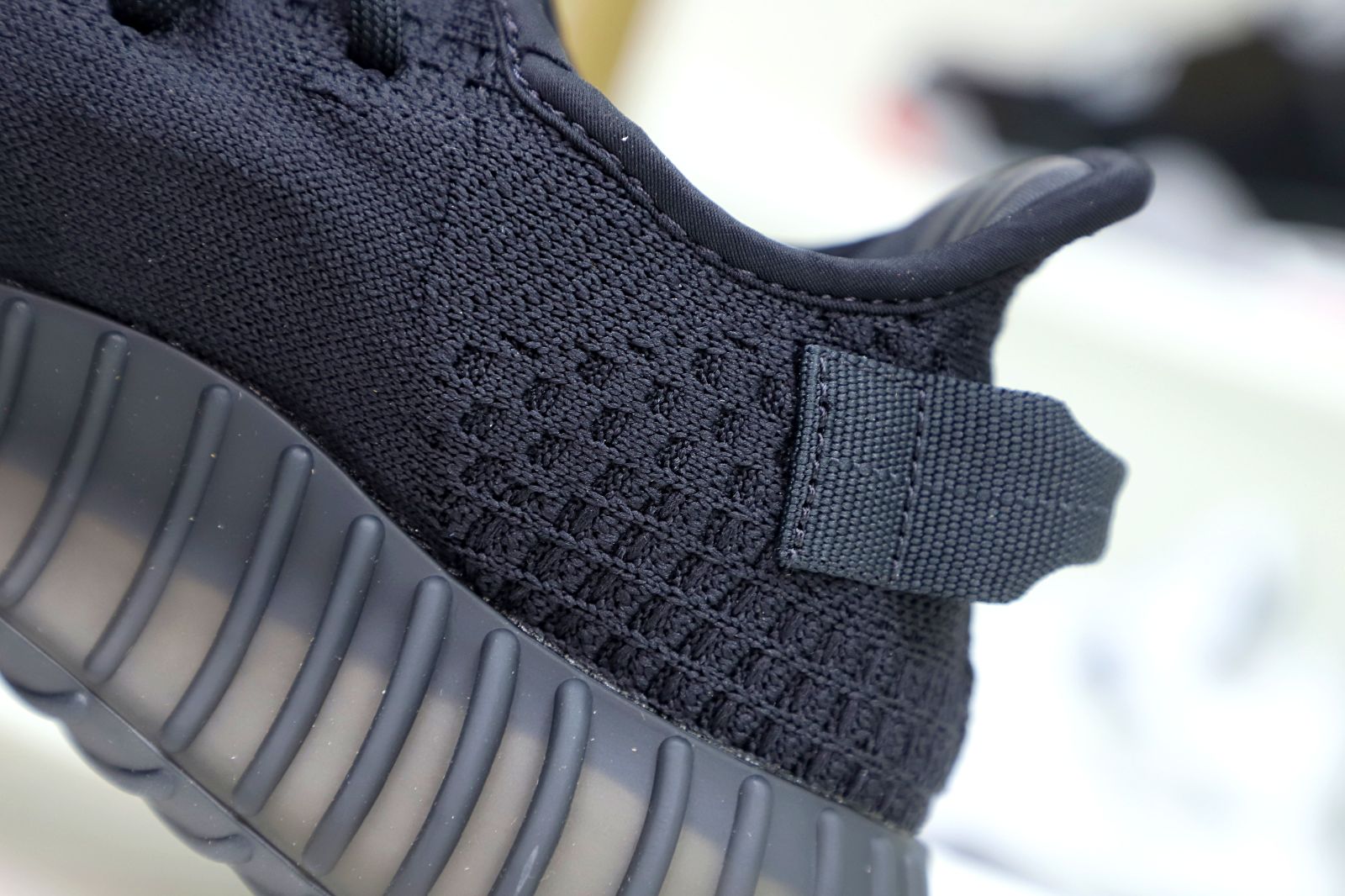 YEEZY BOOST 350 V2 ONYX - finekick.vip