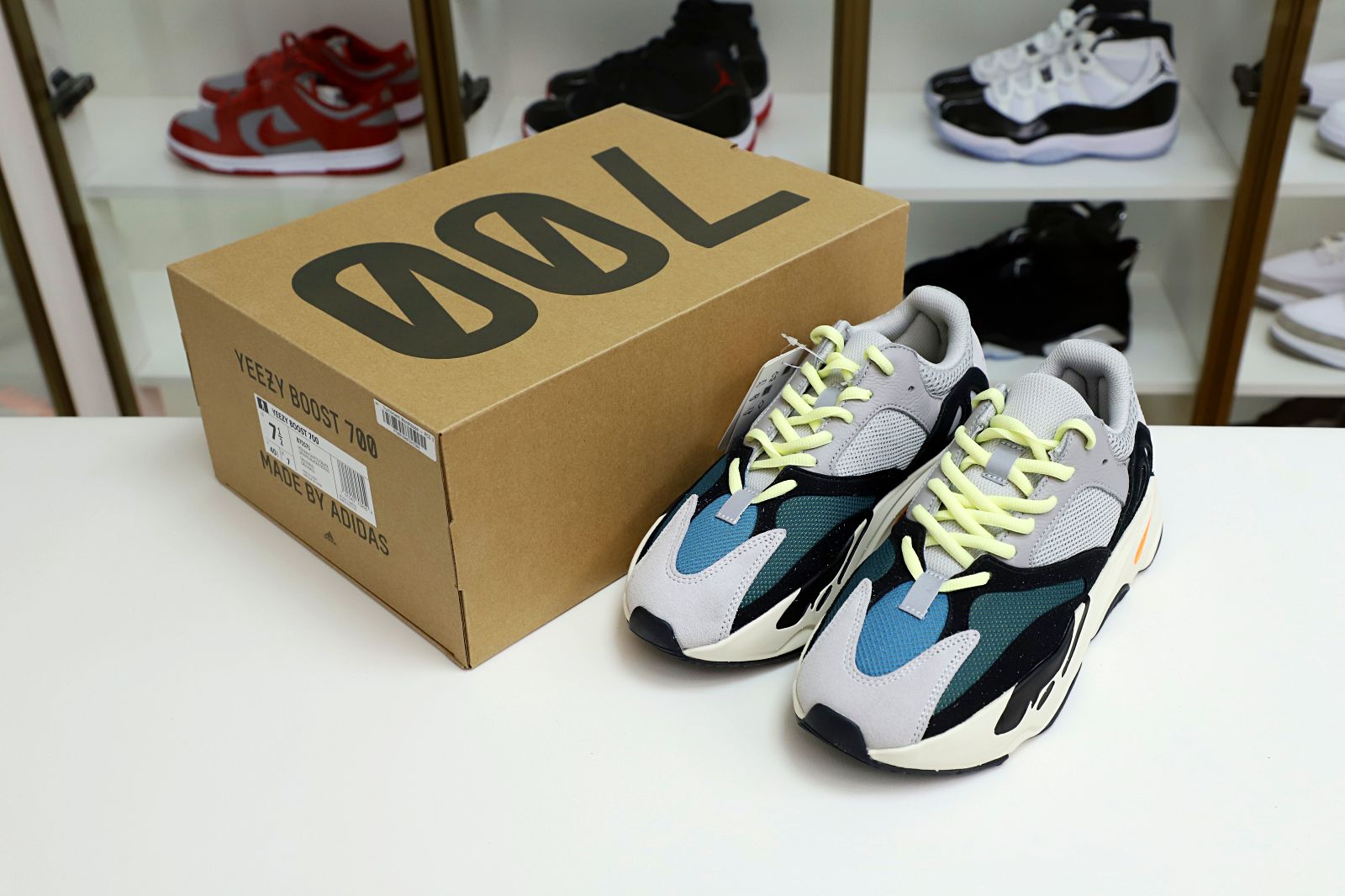 YEEZY BOOST 700 'WAVE RUNNER' - finekick.vip