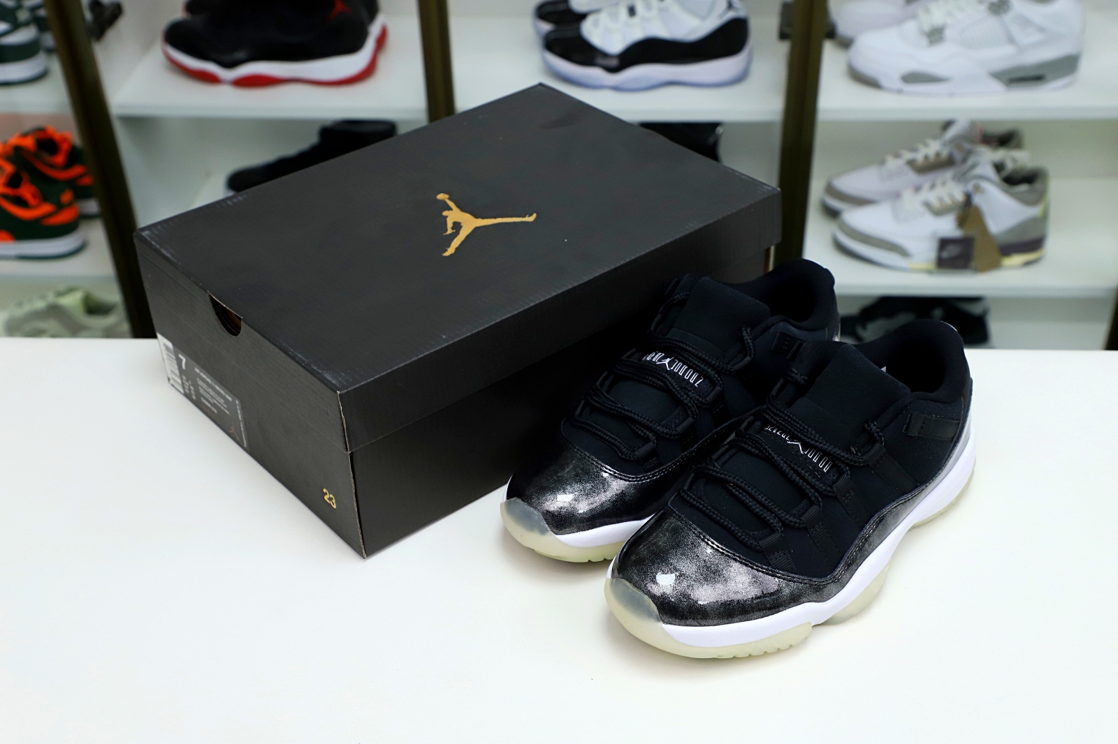 Air Jordan 11 retro low barons - finekick.vip