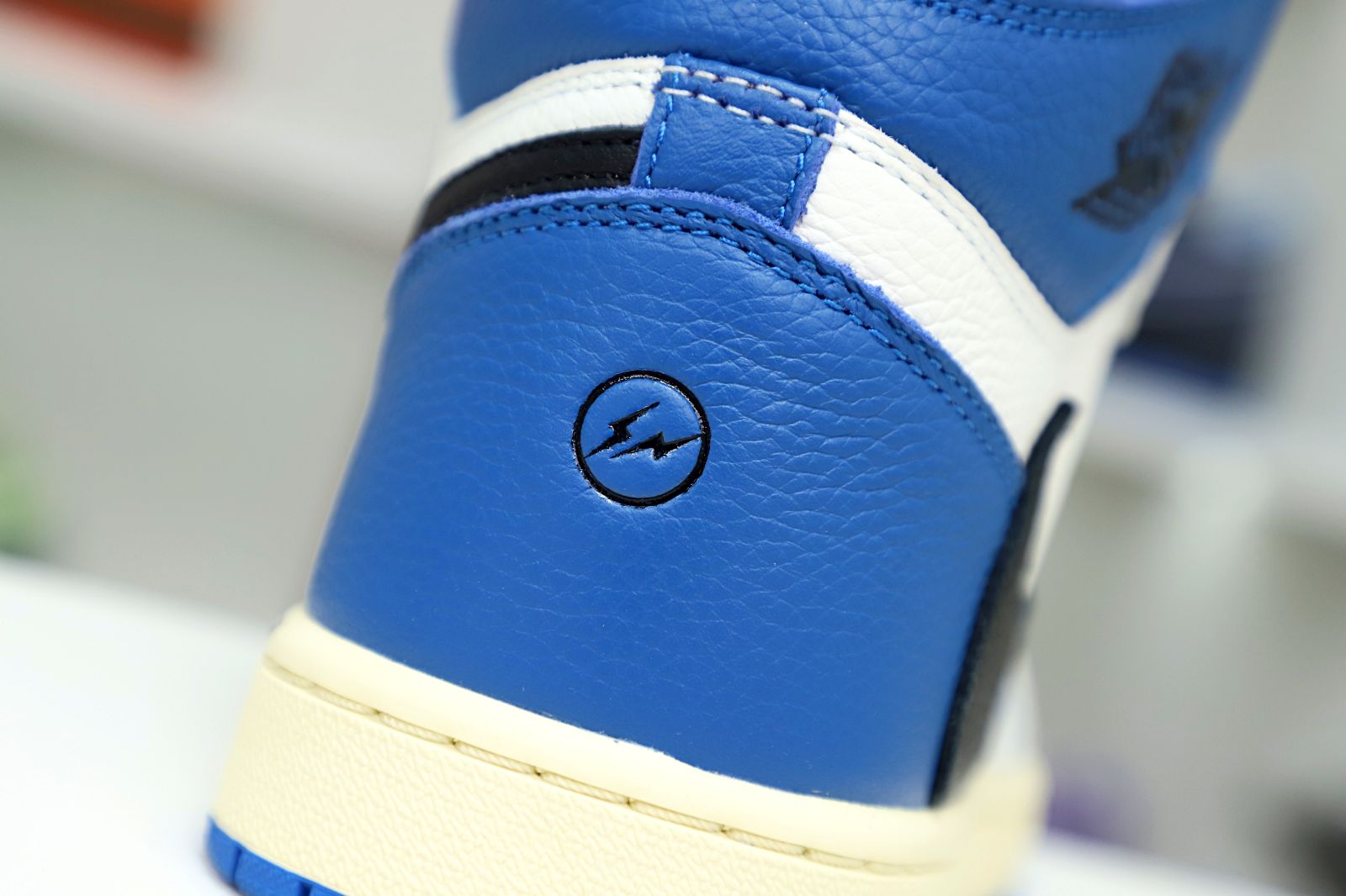 FRAGMENT DESIGN X TRAVIS SCOTT X AIR JORDAN 1 RETRO HIGH - finekick.vip