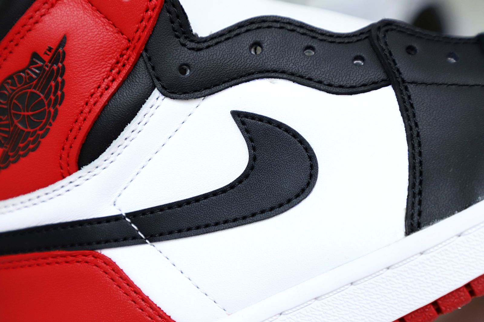 Air Jordan 1 Retro Black Toe (2016) - finekick.vip