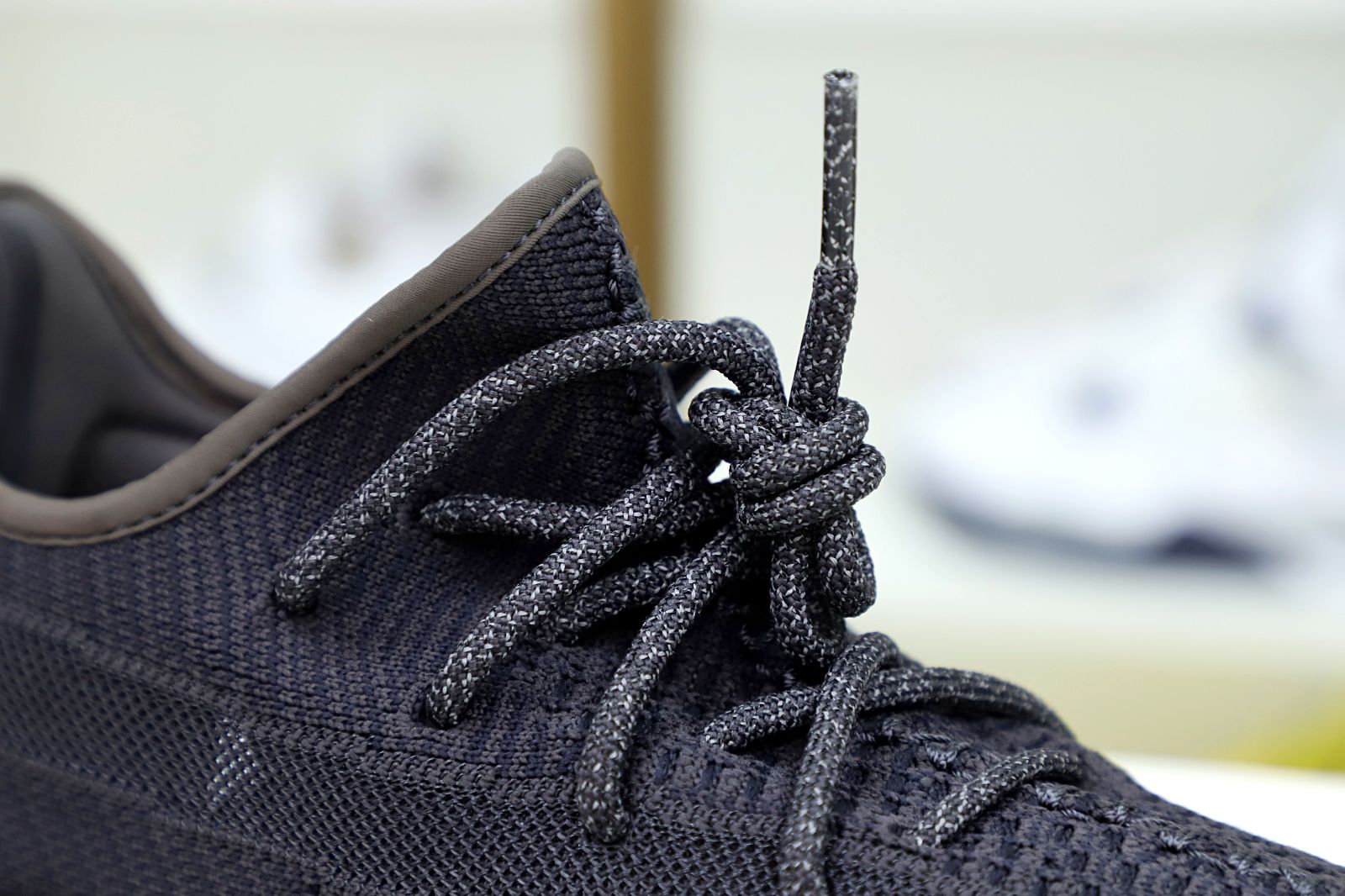 YEEZY BOOST 350 V2 'BLACK NON-REFLECTIVE' - finekick.vip