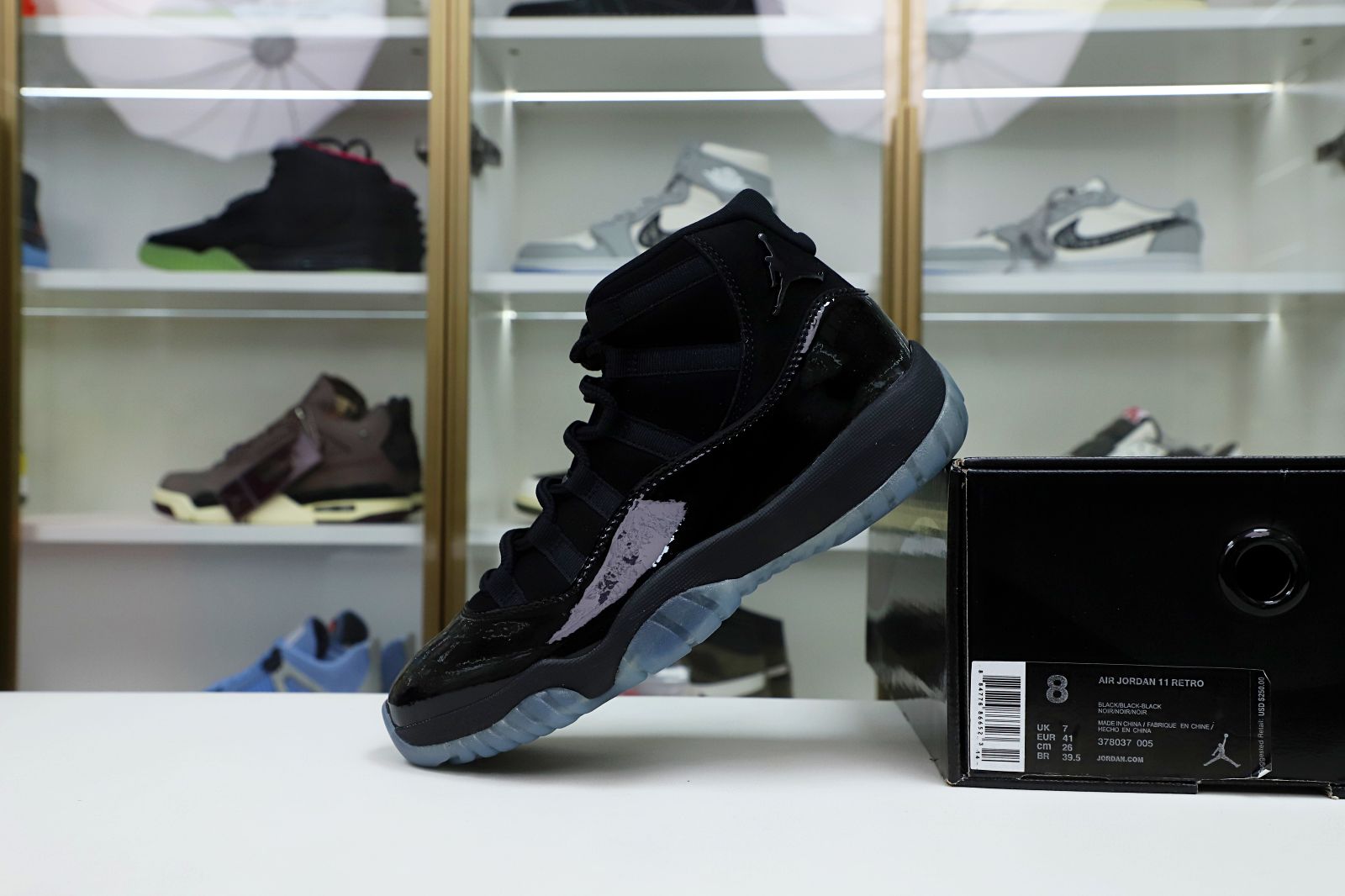 AIR JORDAN 11 RETRO 'CAP AND GOWN' - finekick.vip