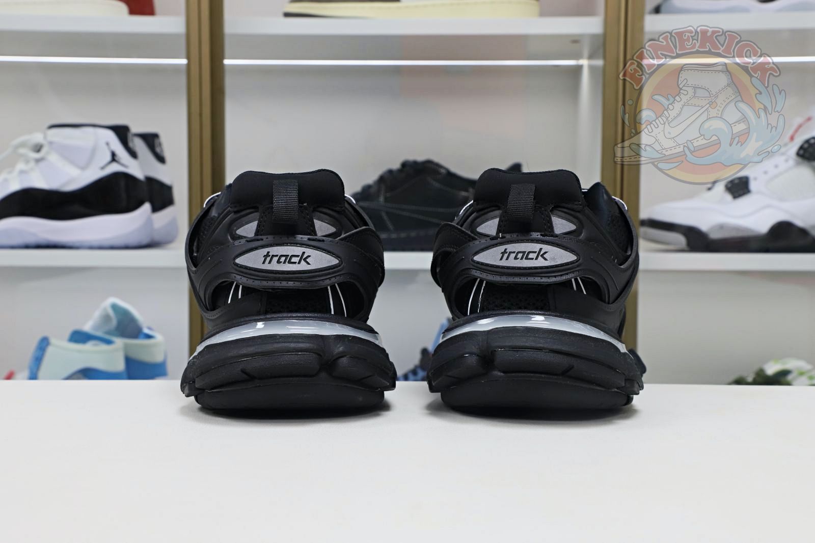 Balenciaga BLGA  Track(LED) - finekick.vip