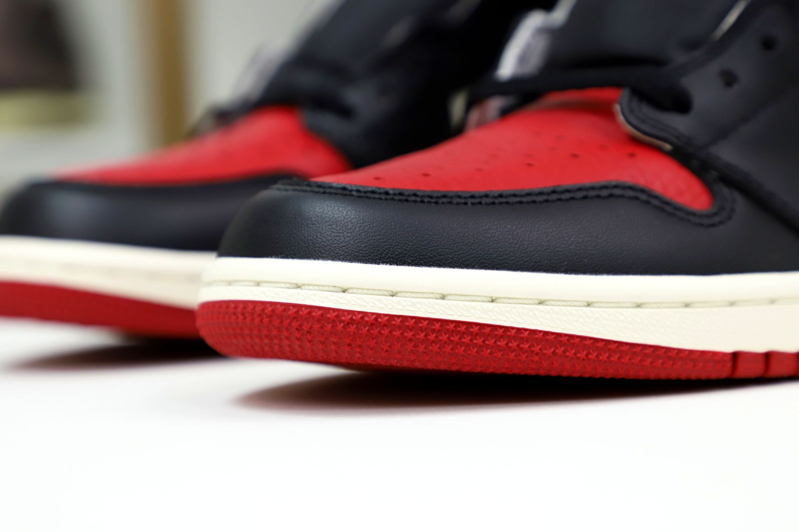 AIR JORDAN 1 RETRO HIGH OG 'BRED TOE' - finekick.vip
