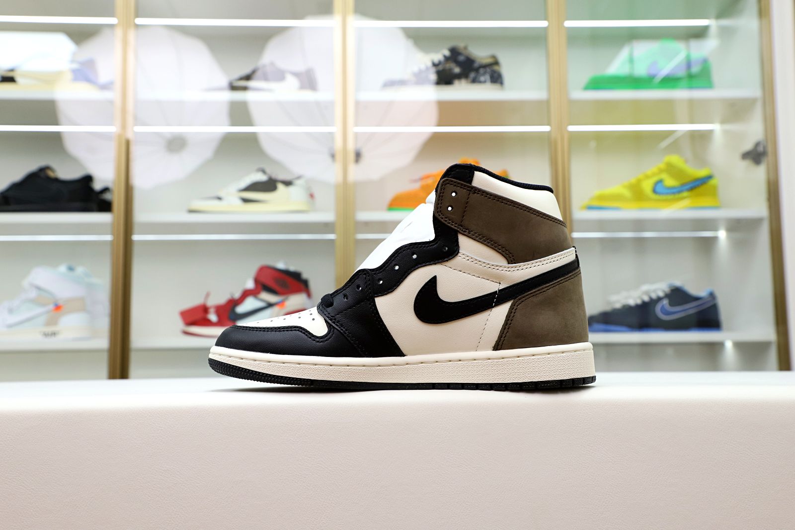 AIR JORDAN 1 RETRO HIGH OG 'DARK MOCHA' - finekick.vip