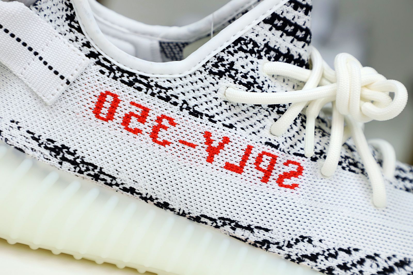 YEEZY BOOST 350 V2 'ZEBRA' - finekick.vip