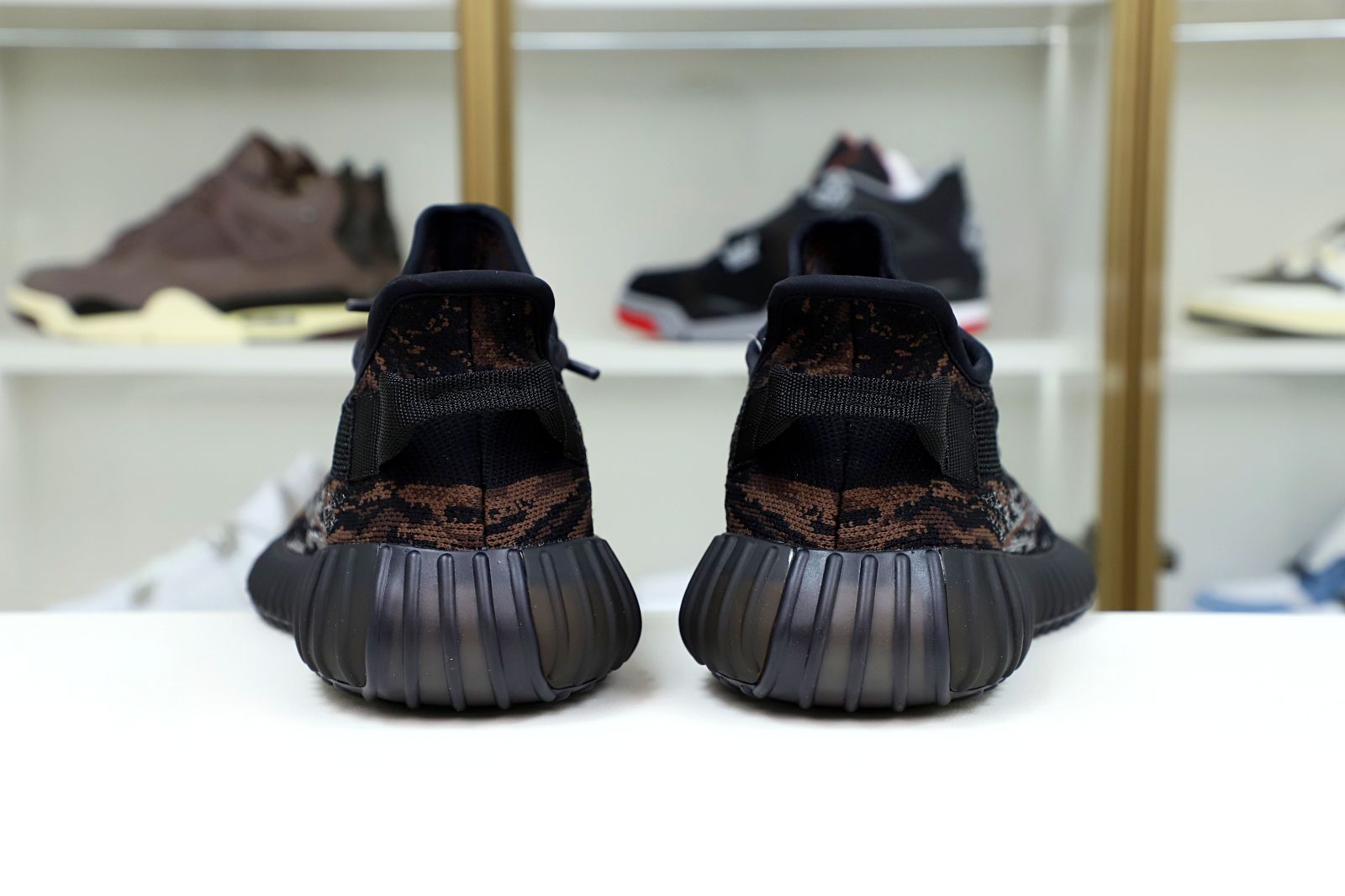 YEEZY BOOST 350 V2 MX ROCK - finekick.vip