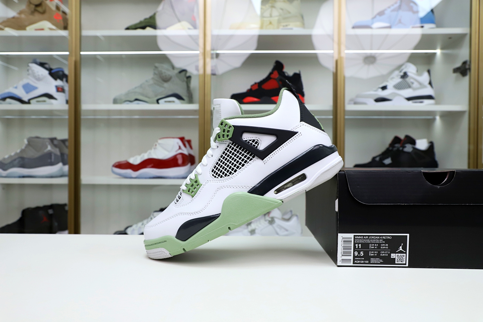 AIR JORDAN 4