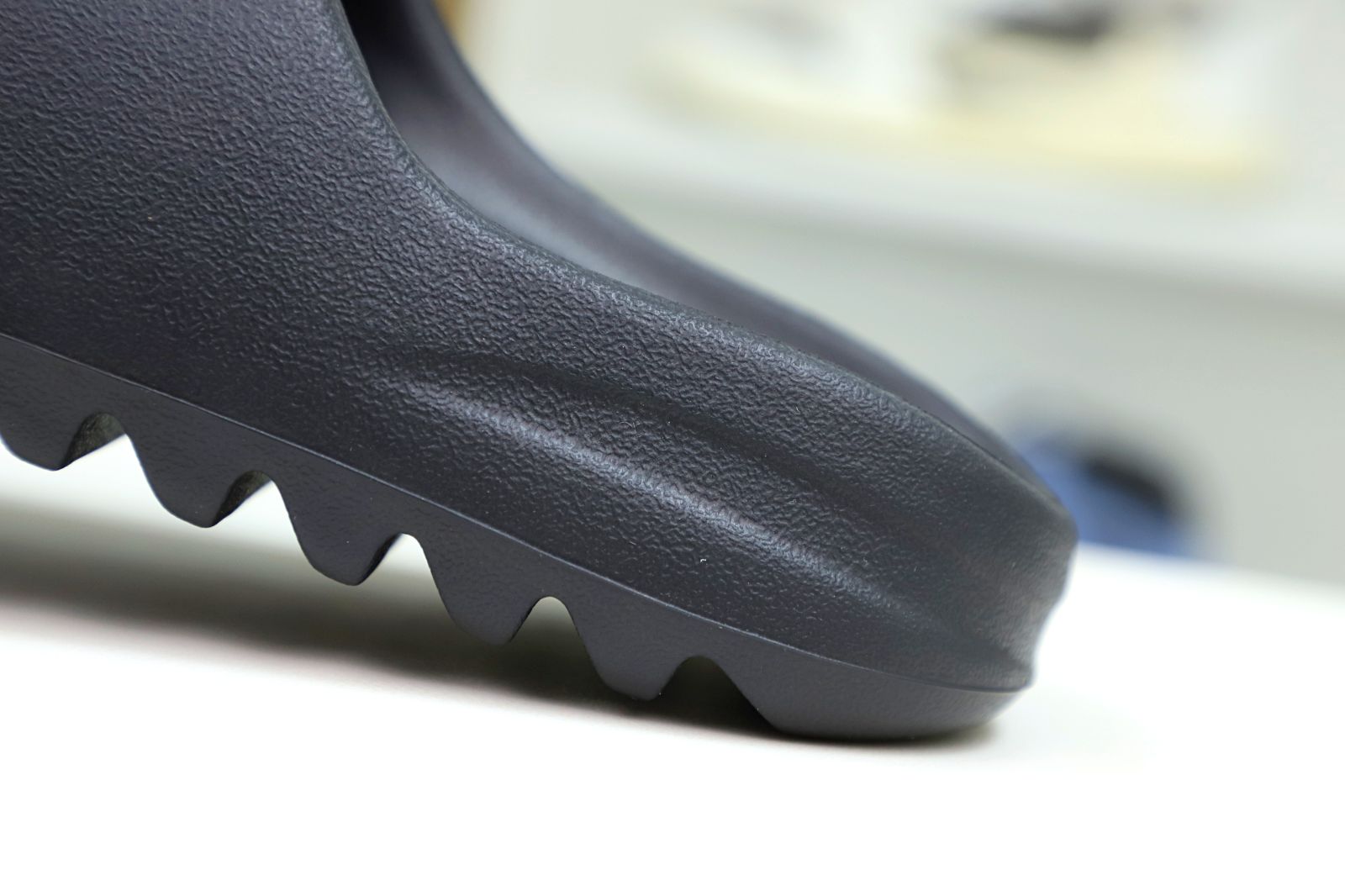 YEEZY SLIDE ONYX - finekick.vip