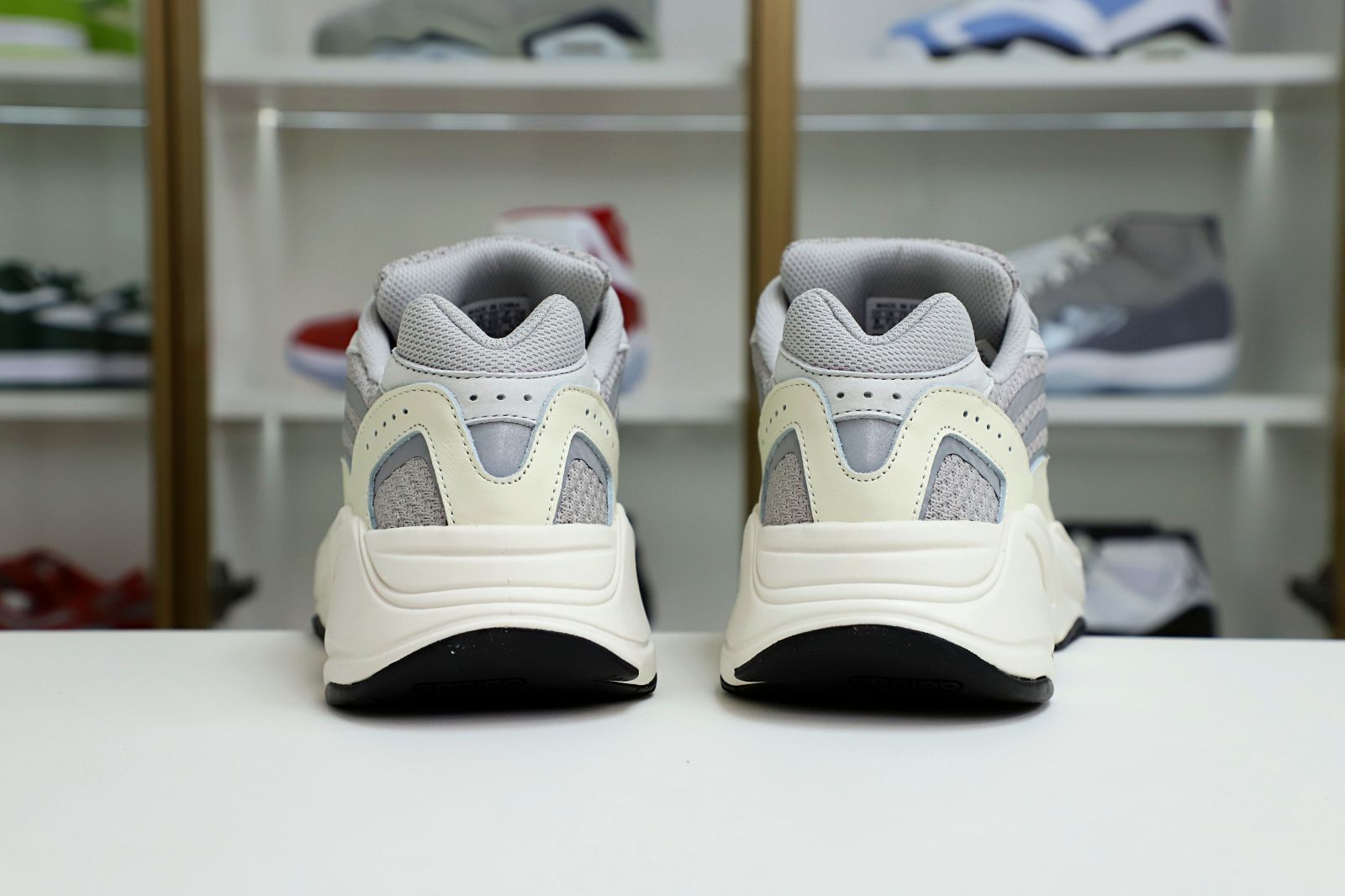 YEEZY BOOST 700 V2 'CREAM' - finekick.vip