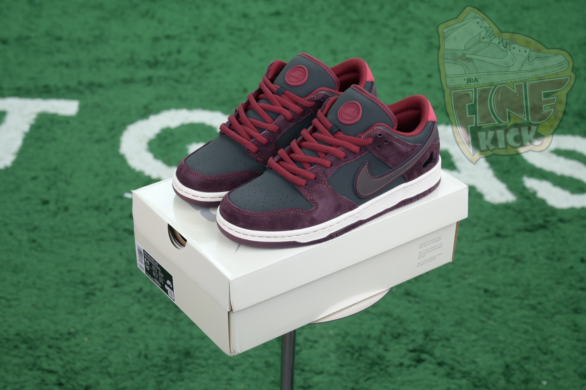 RIOT Skateshop x Nike SB Dunk Low - finekick.vip