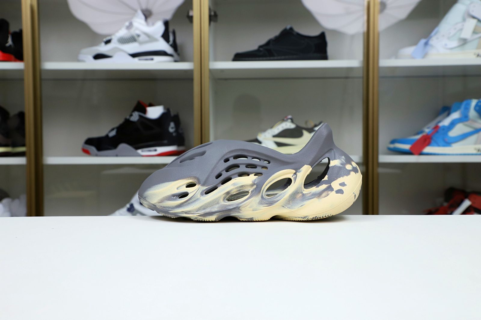YEEZY FOAM RUNNER 'MXT MOON GREY' - finekick.vip