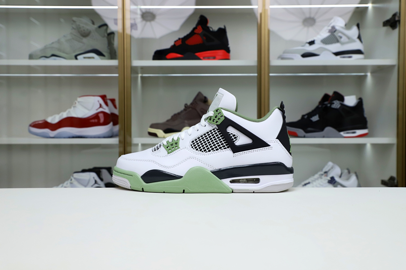 AIR JORDAN 4