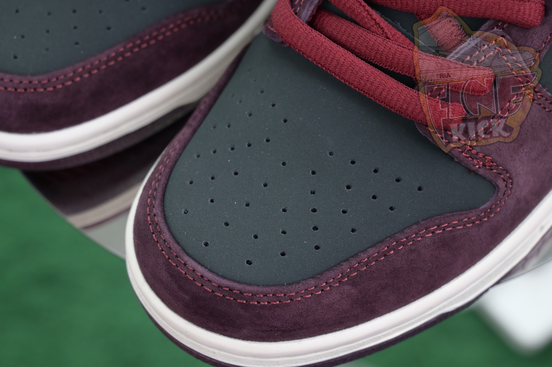 RIOT Skateshop x Nike SB Dunk Low - finekick.vip
