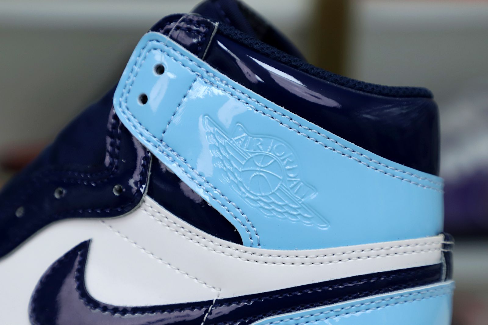 WMNS AIR JORDAN 1 RETRO HIGH OG 'BLUE CHILL' - finekick.vip