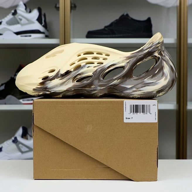 YEEZY FOAM RUNNER 'MX CREAM CLAY' - finekick.vip