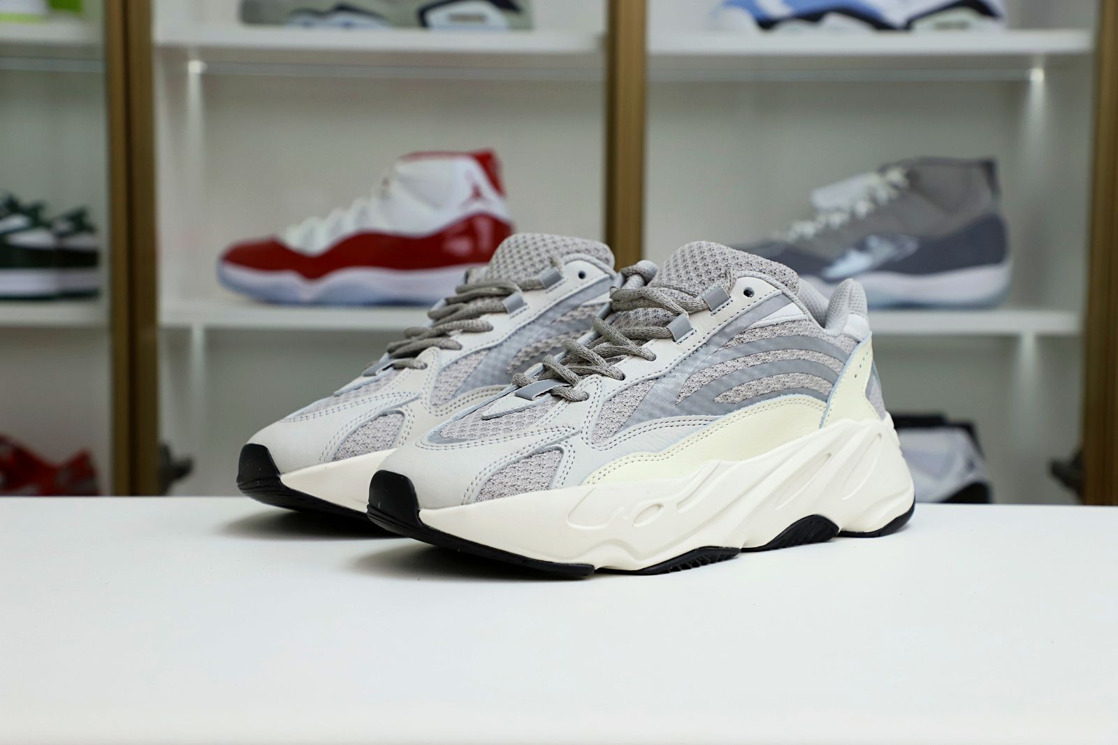 YEEZY BOOST 700 V2 'CREAM' - finekick.vip