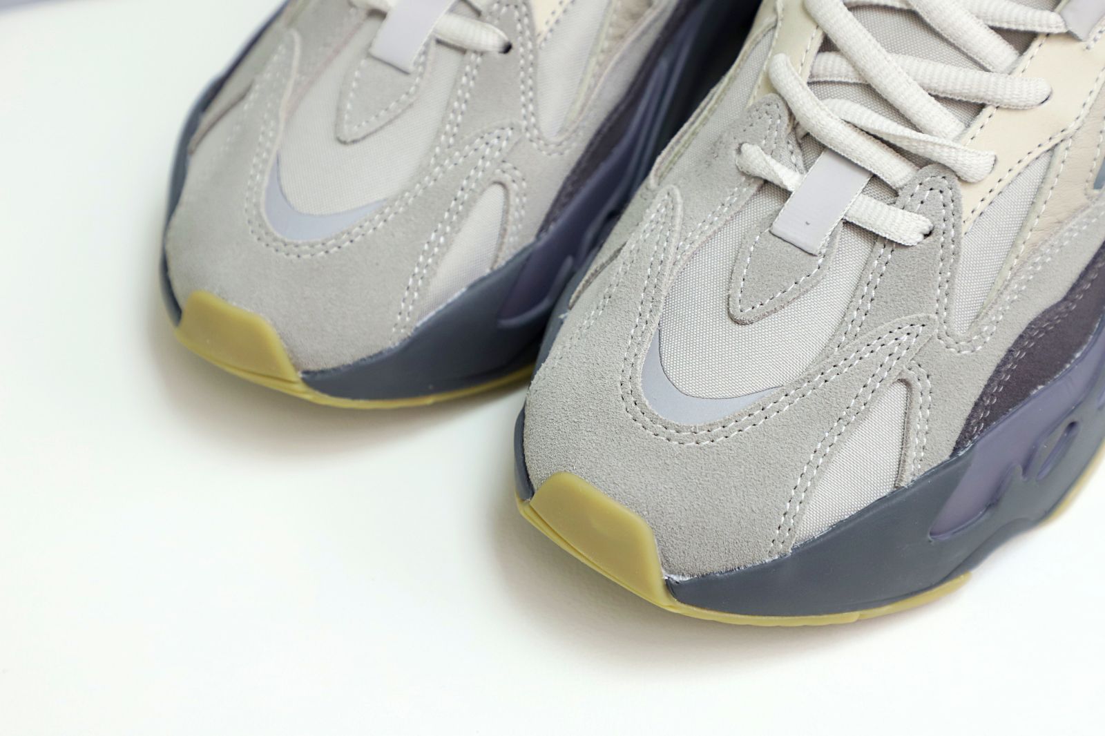 Yeezy boost 700 V2 Tephra - finekick.vip