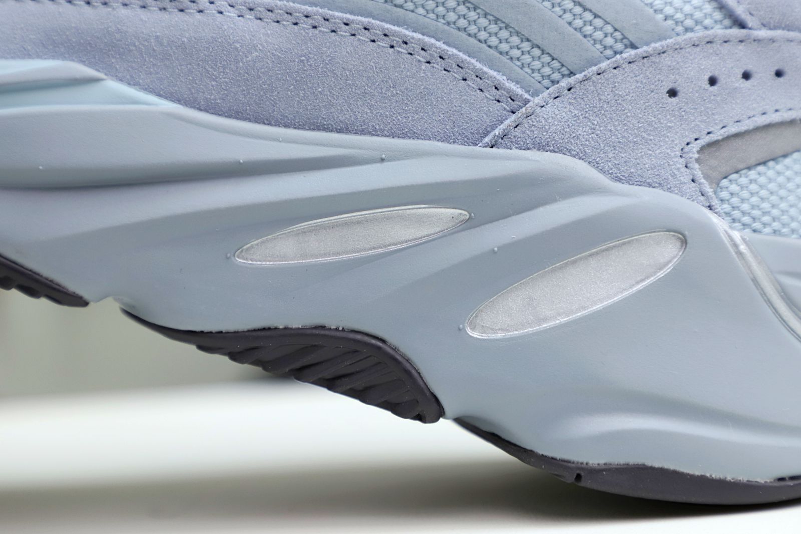 Yeezy boost 700 v2 hospita blue - finekick.vip