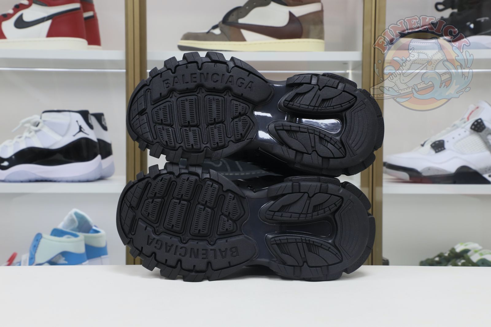 Balenciaga BLGA  Track(LED) - finekick.vip