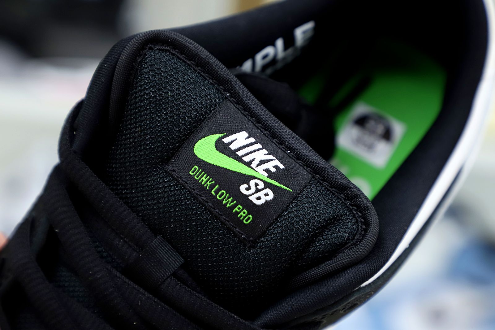 NIKE SB DUNK LOW STAPLE PANDA PIGEON (REGULAR BOX) - finekick.vip