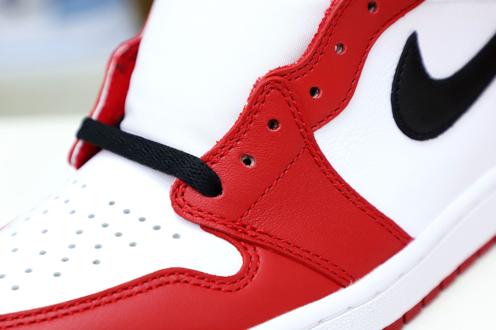 AIR JORDAN 1 RETRO HIGH OG 'CHICAGO' 2015 - finekick.vip