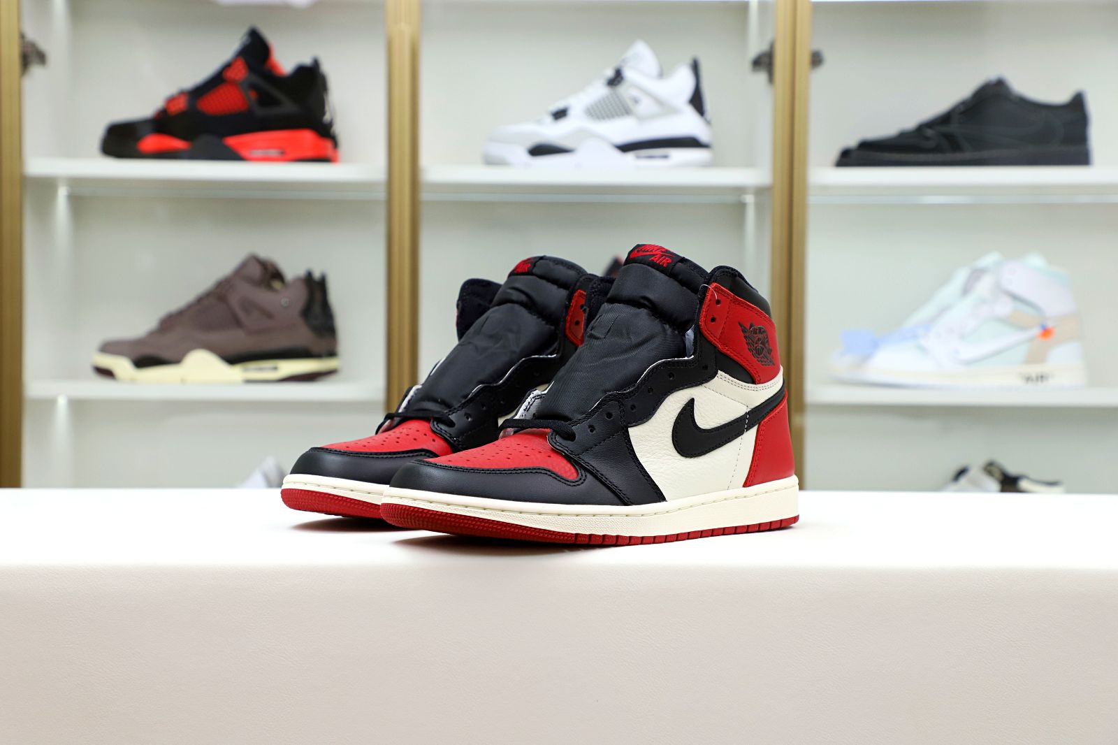 AIR JORDAN 1 RETRO HIGH OG 'BRED TOE' - finekick.vip