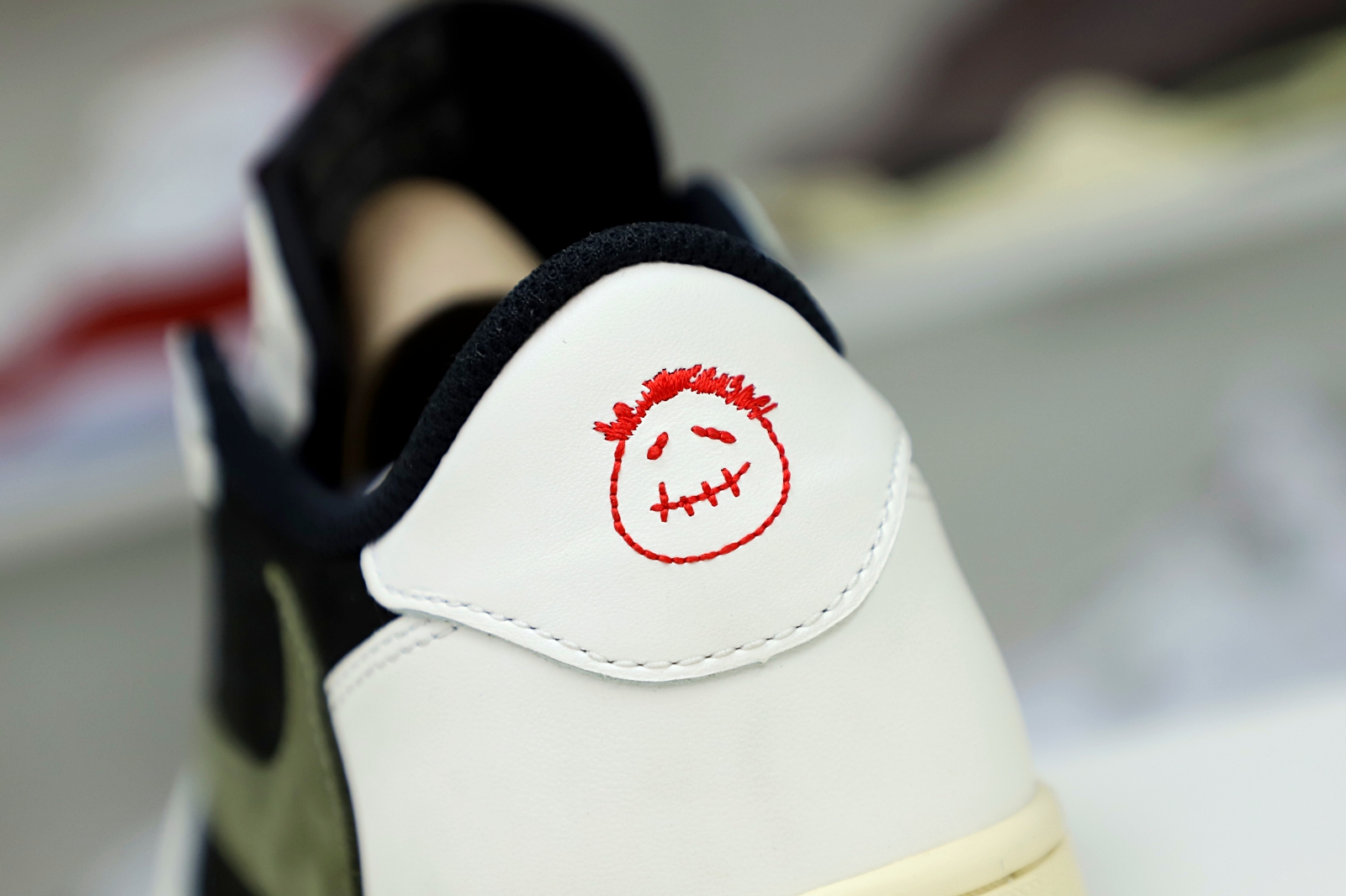 TRAVIS SCOTT X NIKE AIR JORDAN 1 LOW OG “Olive” - finekick.vip