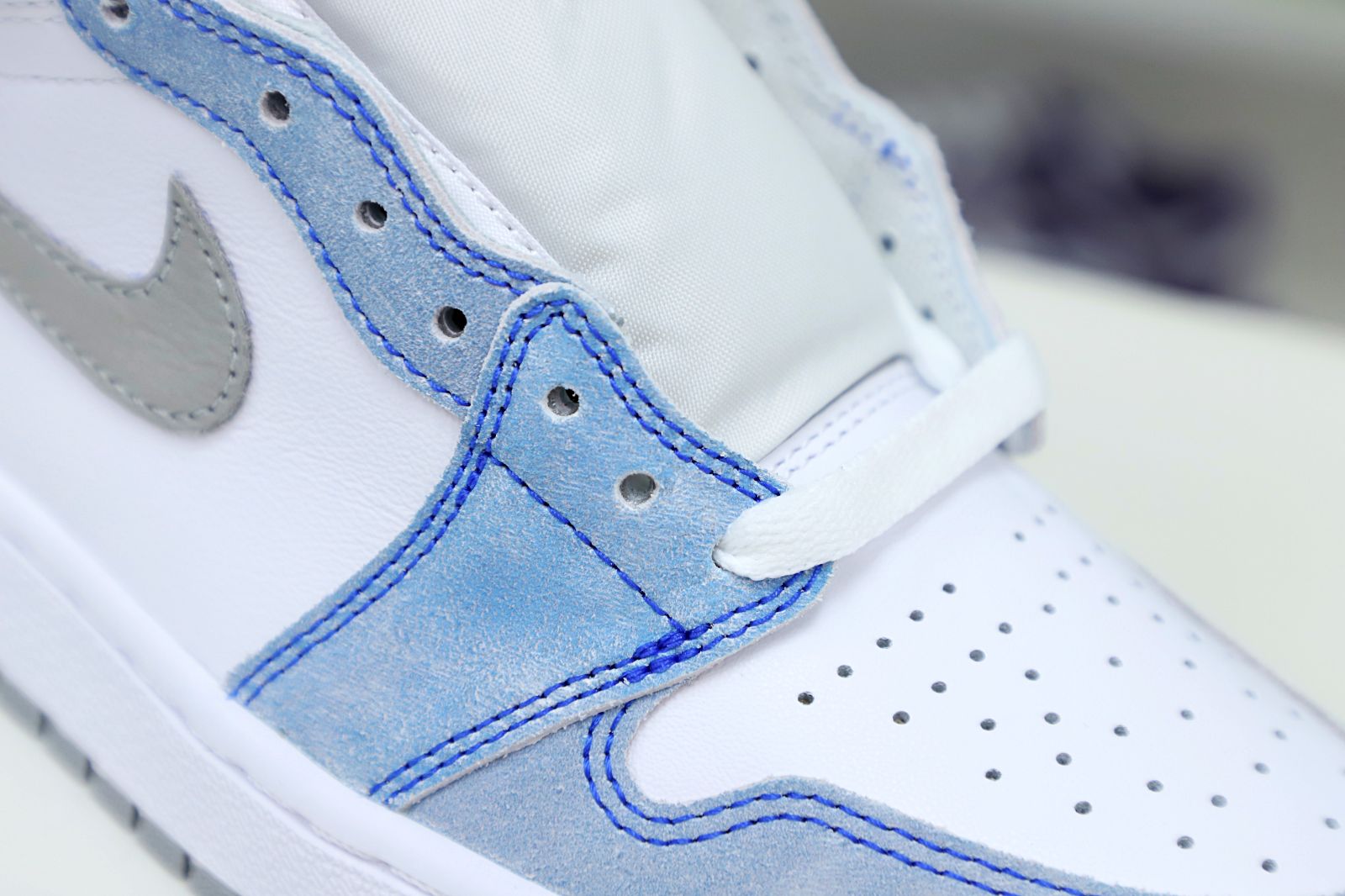 AIR JORDAN 1 RETRO HIGH OG 'HYPER ROYAL' - finekick.vip