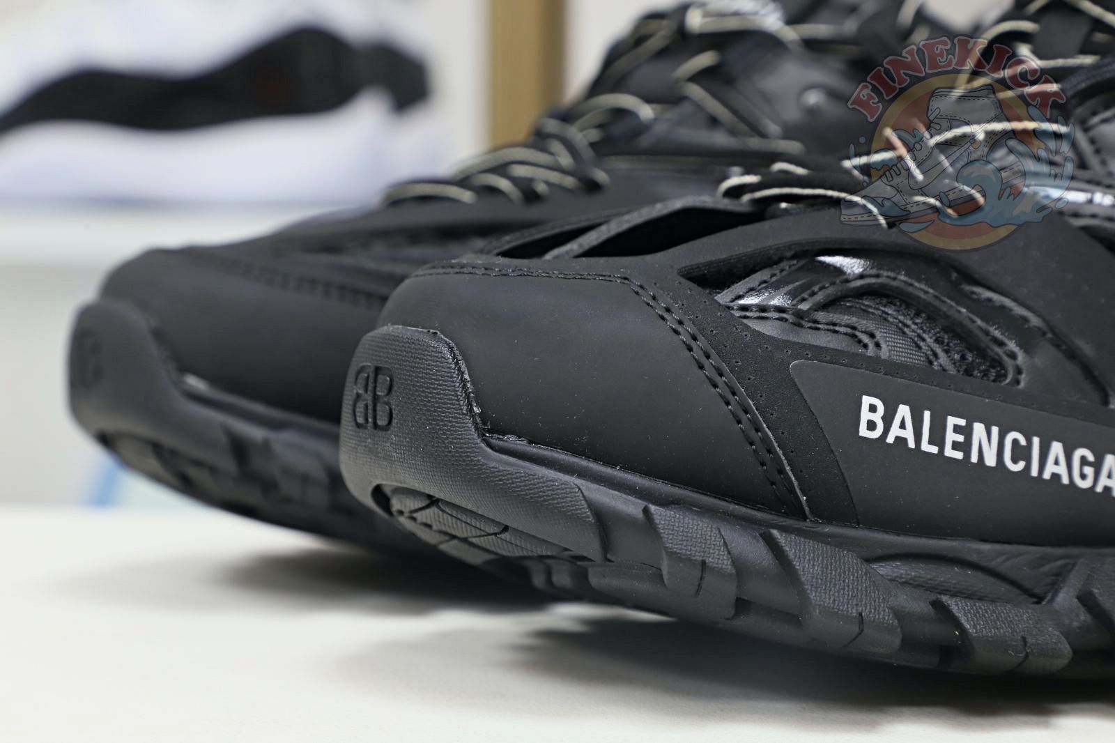 Balenciaga BLGA - finekick.vip