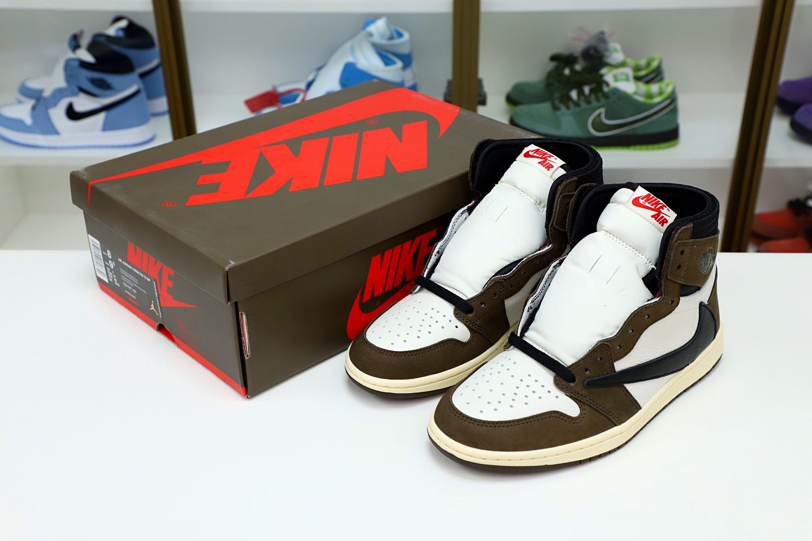 TRAVIS SCOTT X AIR JORDAN 1 RETRO HIGH OG 'MOCHA' - finekick.vip