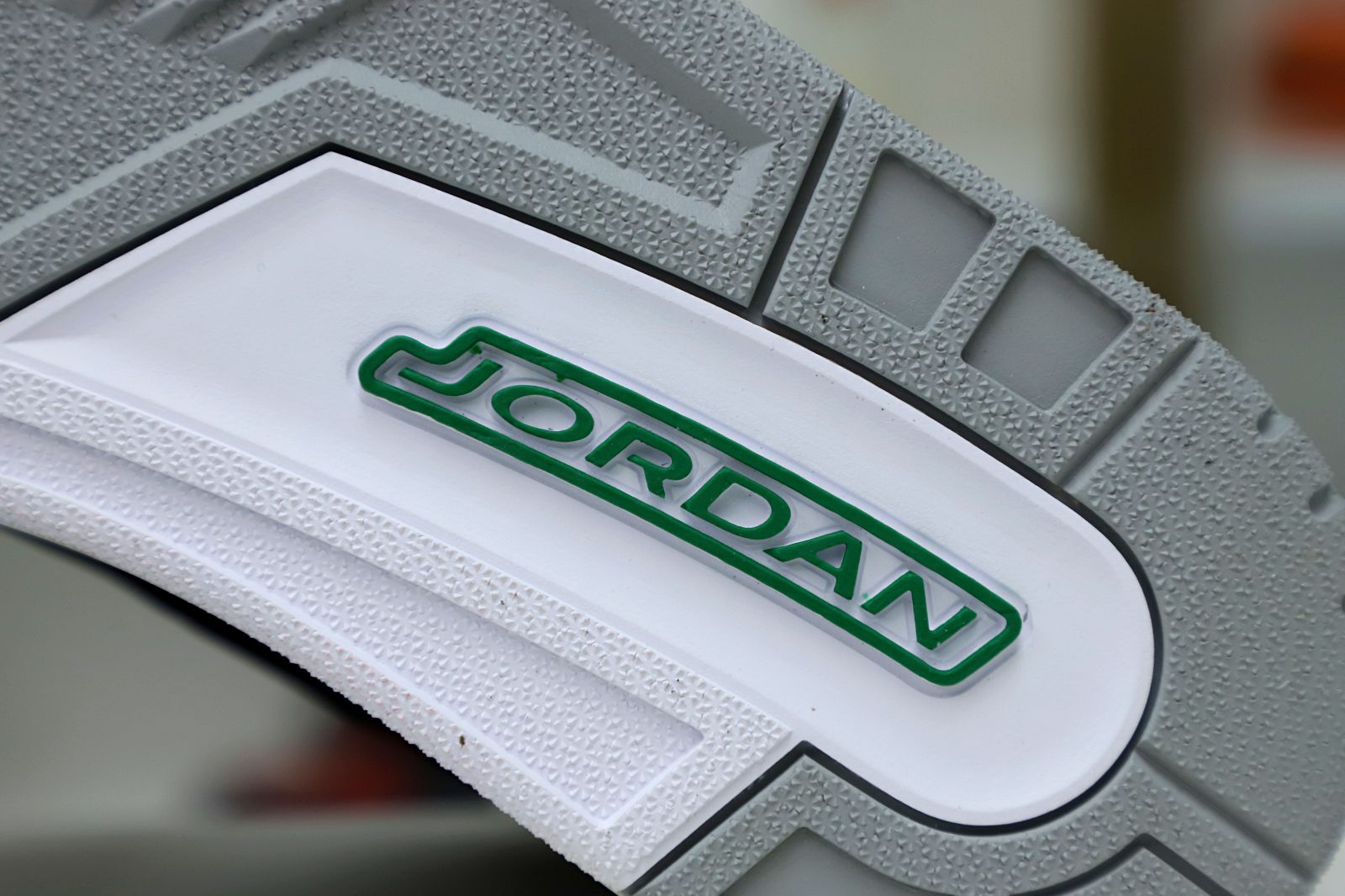 AIR JORDAN 3 PINE GREEN - finekick.vip