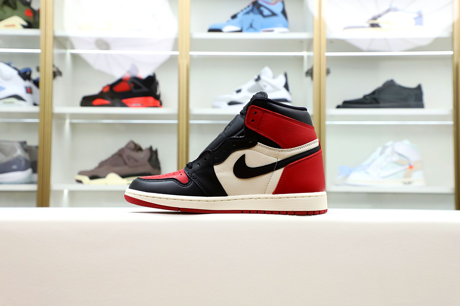AIR JORDAN 1 RETRO HIGH OG 'BRED TOE' - finekick.vip