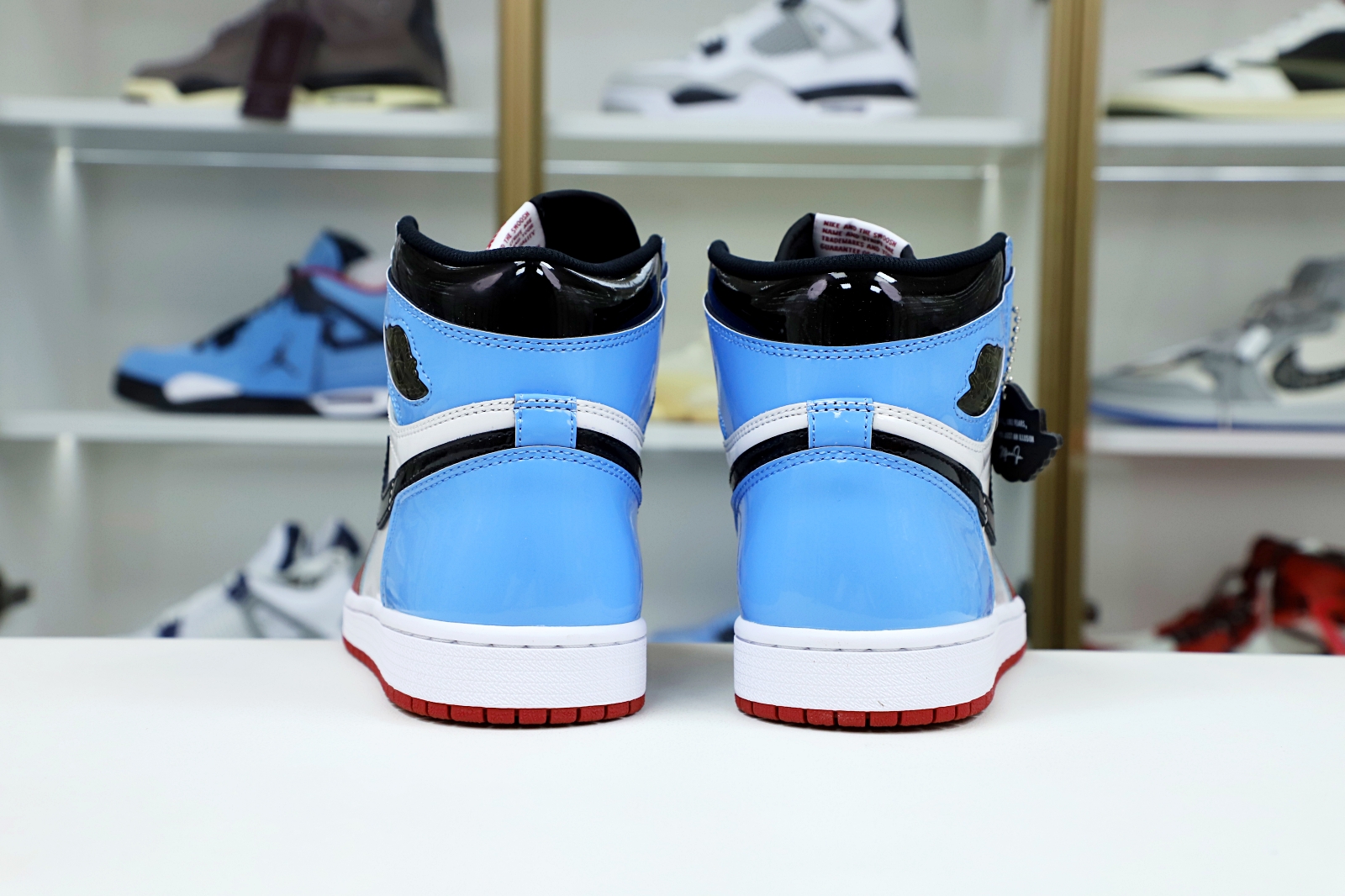 AIR JORDAN 1 RETRO HIGH OG 'FEARLESS' - finekick.vip