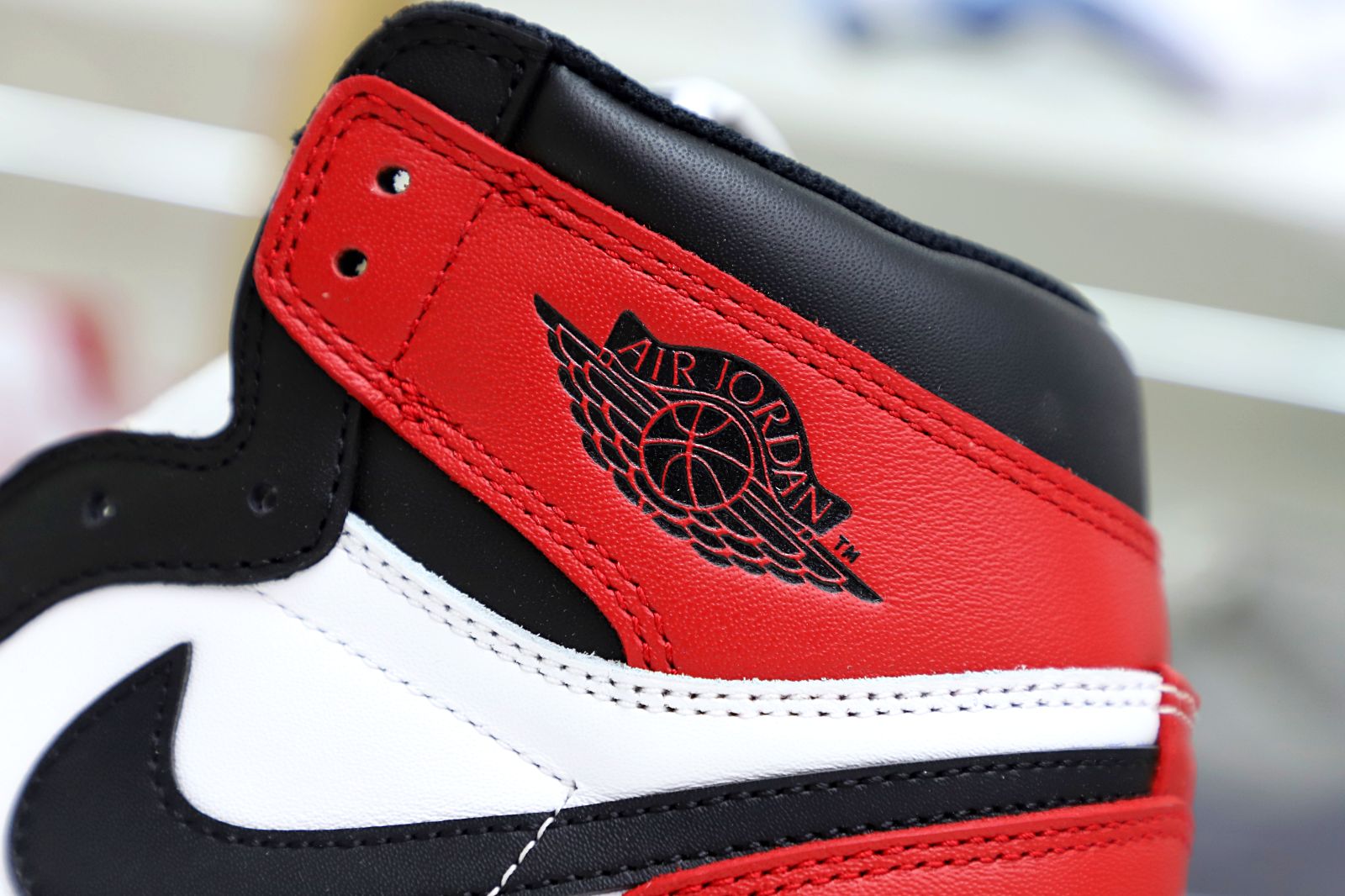 Air Jordan 1 Retro Black Toe (2016) - finekick.vip
