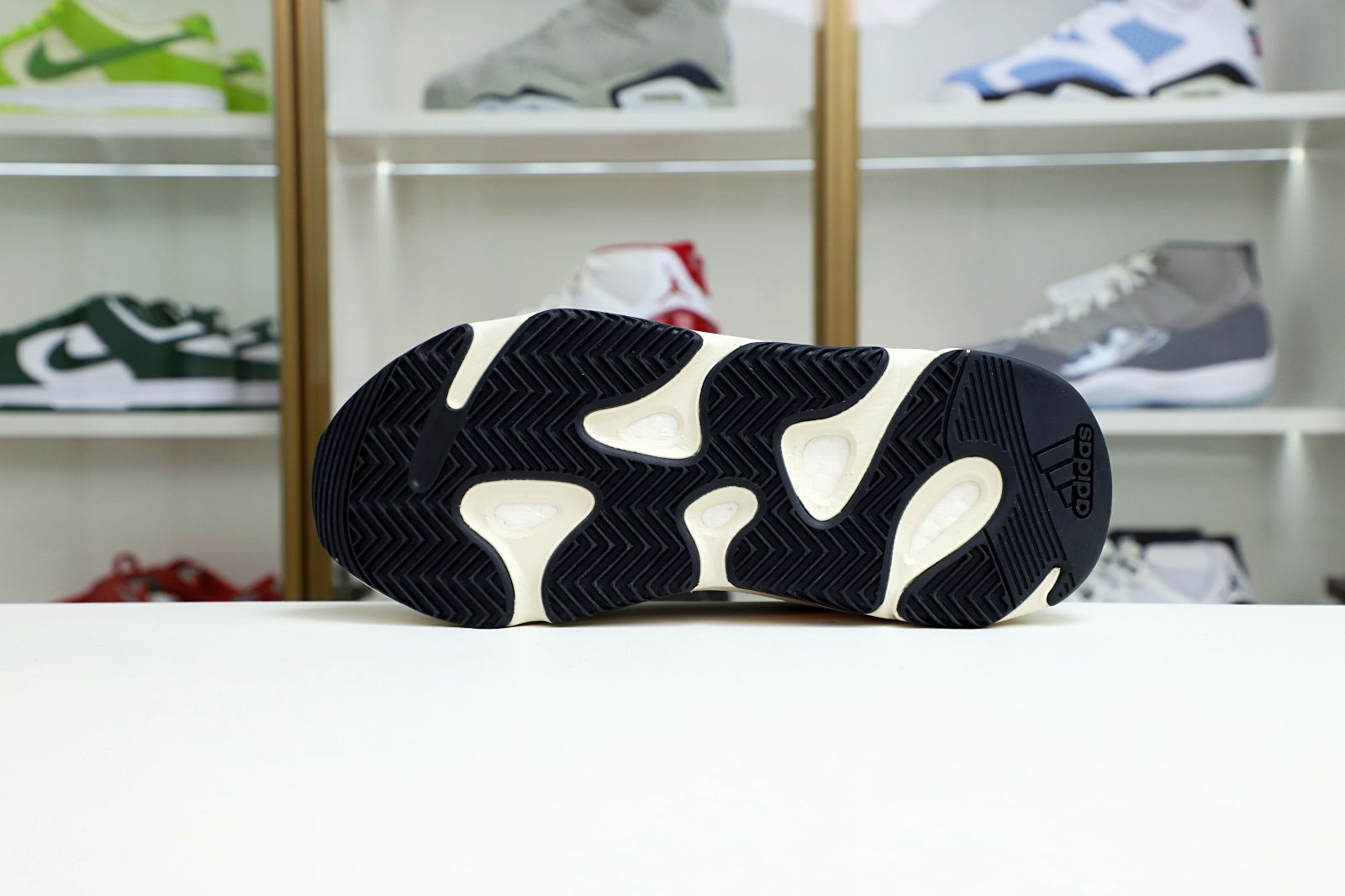 YEEZY BOOST 700 'WAVE RUNNER' - finekick.vip