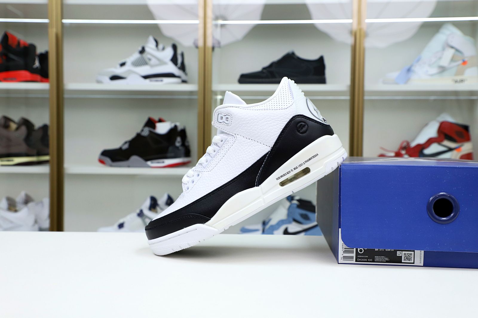 FRAGMENT DESIGN X AIR JORDAN 3 RETRO SP 'WHITE' - finekick.vip