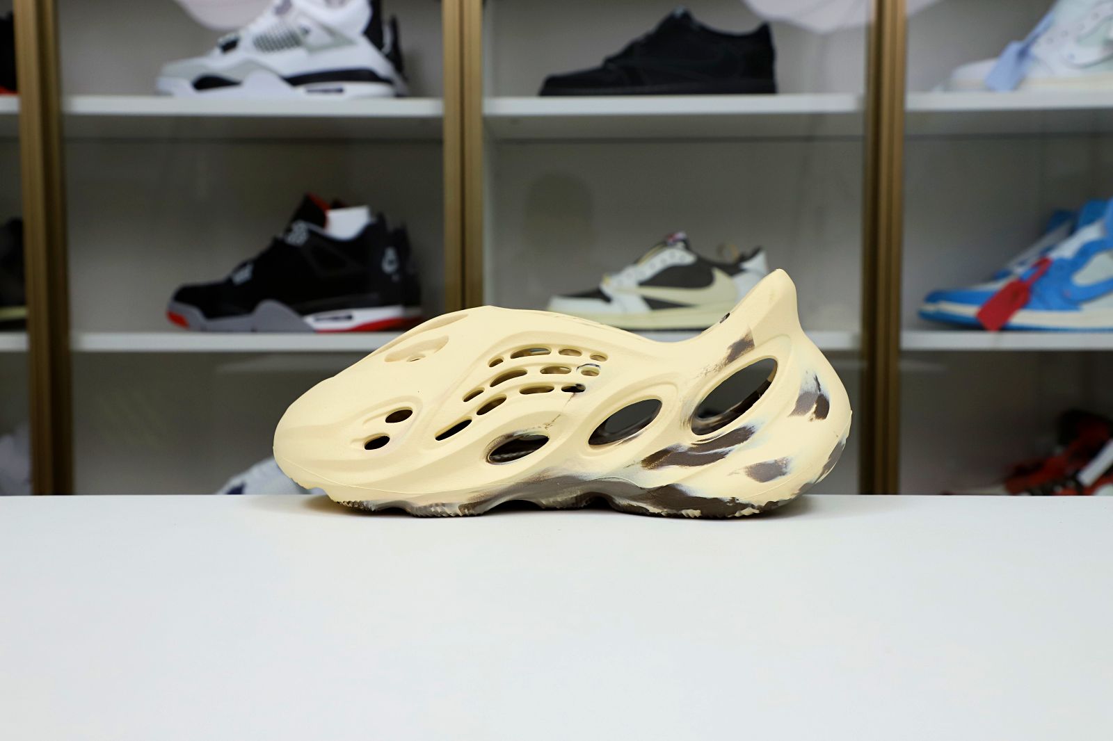 YEEZY FOAM RUNNER 'MX CREAM CLAY' - finekick.vip